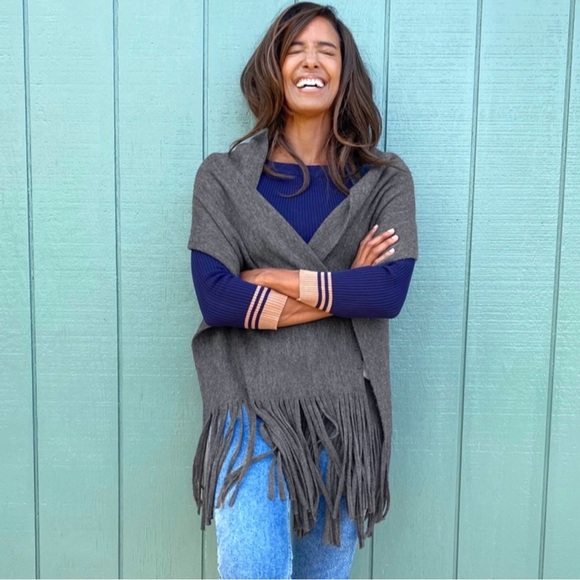 Lucky Brand Charcoal Fringe Scarf - Picture 4 of 9